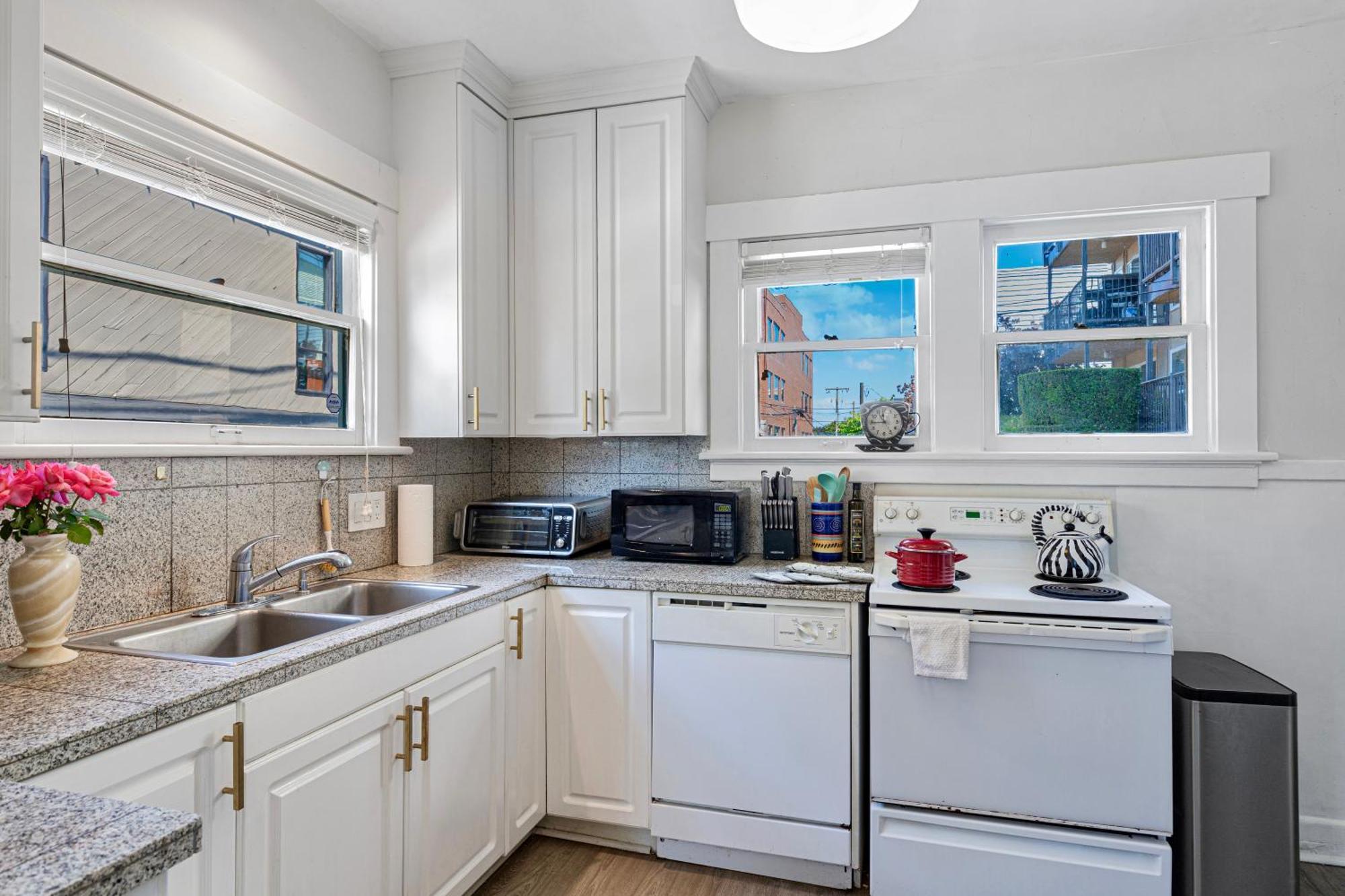 Vintage 3 Bedroom Home In Prime Eastlake Seattle With Private Parking Εξωτερικό φωτογραφία